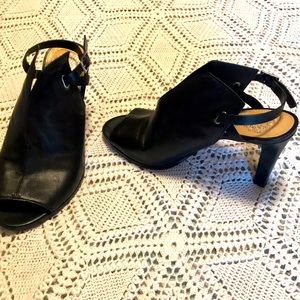 Sz 8.5 Vince Camuto Peep Toe Heel